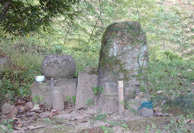 甲斐宗運の墓(東禅寺裏甲斐山)