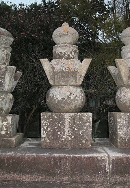 鍋島勝茂の墓