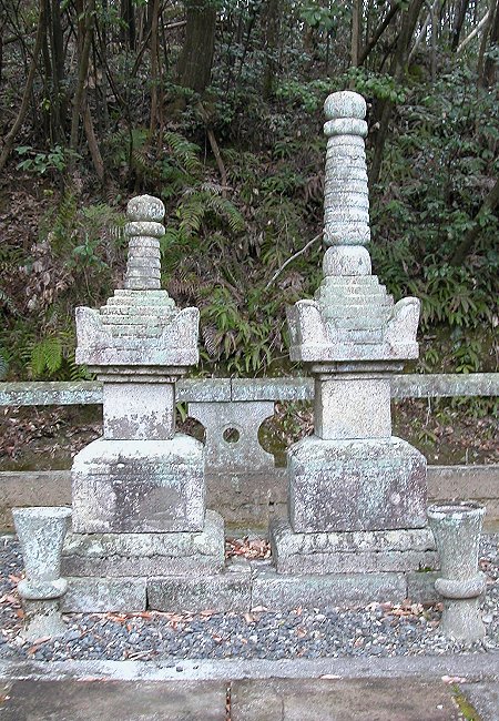 毛利元就の墓(仙竜寺跡・歯廟)