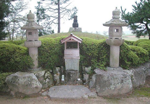清水宗治の墓(首塚)